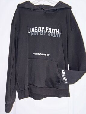 BEAUTIFUL SEEK JESUS HOODED SWEATSHIRT
SIZE MEDIUM